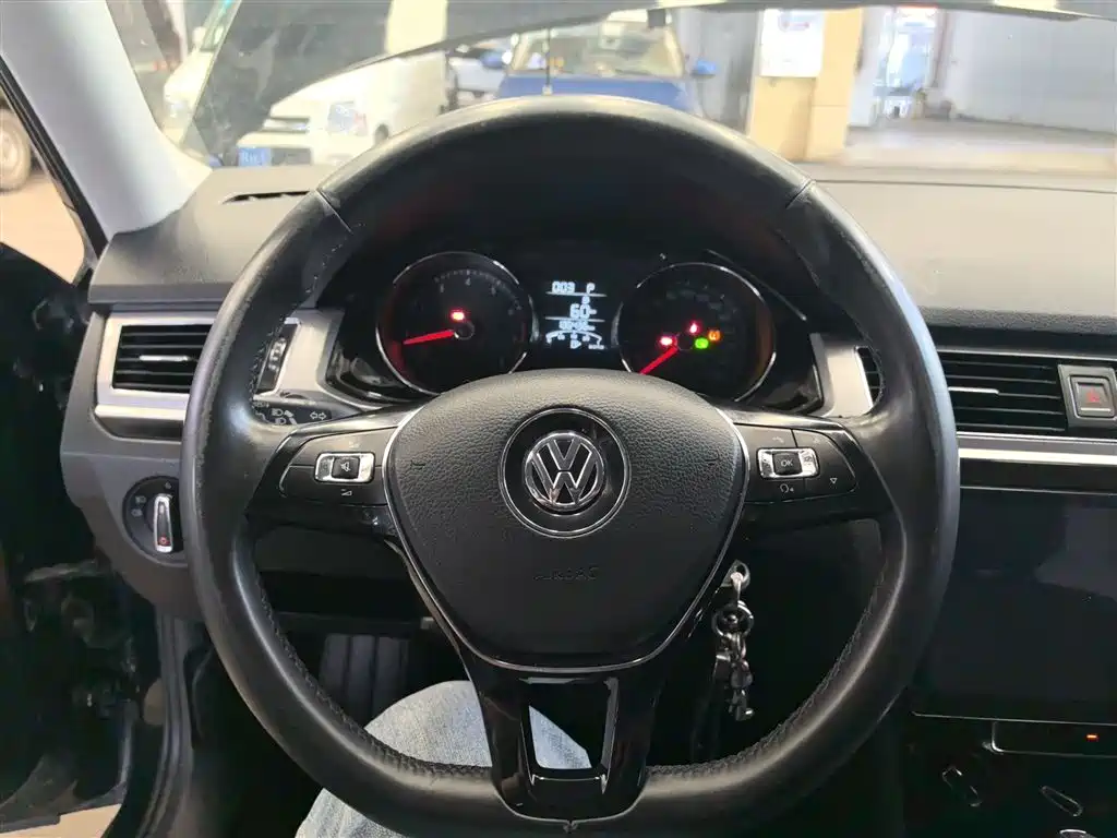 Volkswagen Bora 2018 1.5L Automatic Comfort фото 11