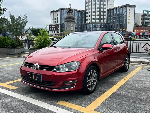Volkswagen Golf 2016 230TSI Automatic Luxury — фото 1