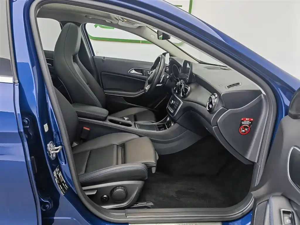 Mercedes-Benz GLA 2019 GLA 200 Dynamic фото 23