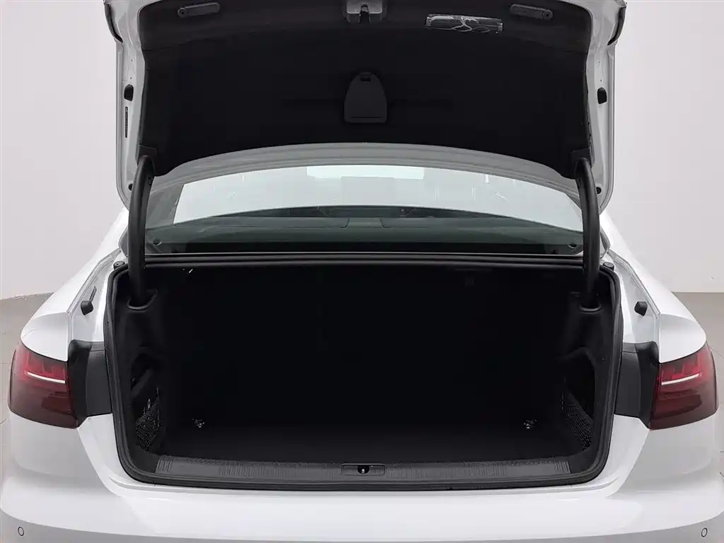 Audi A4L 2024 40 TFSI Luxury Dynamic фото 16