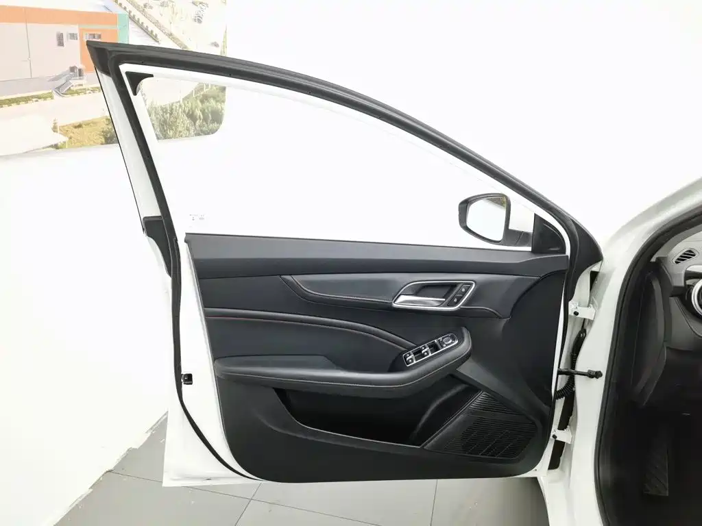 MG MG6, миниатюра 8