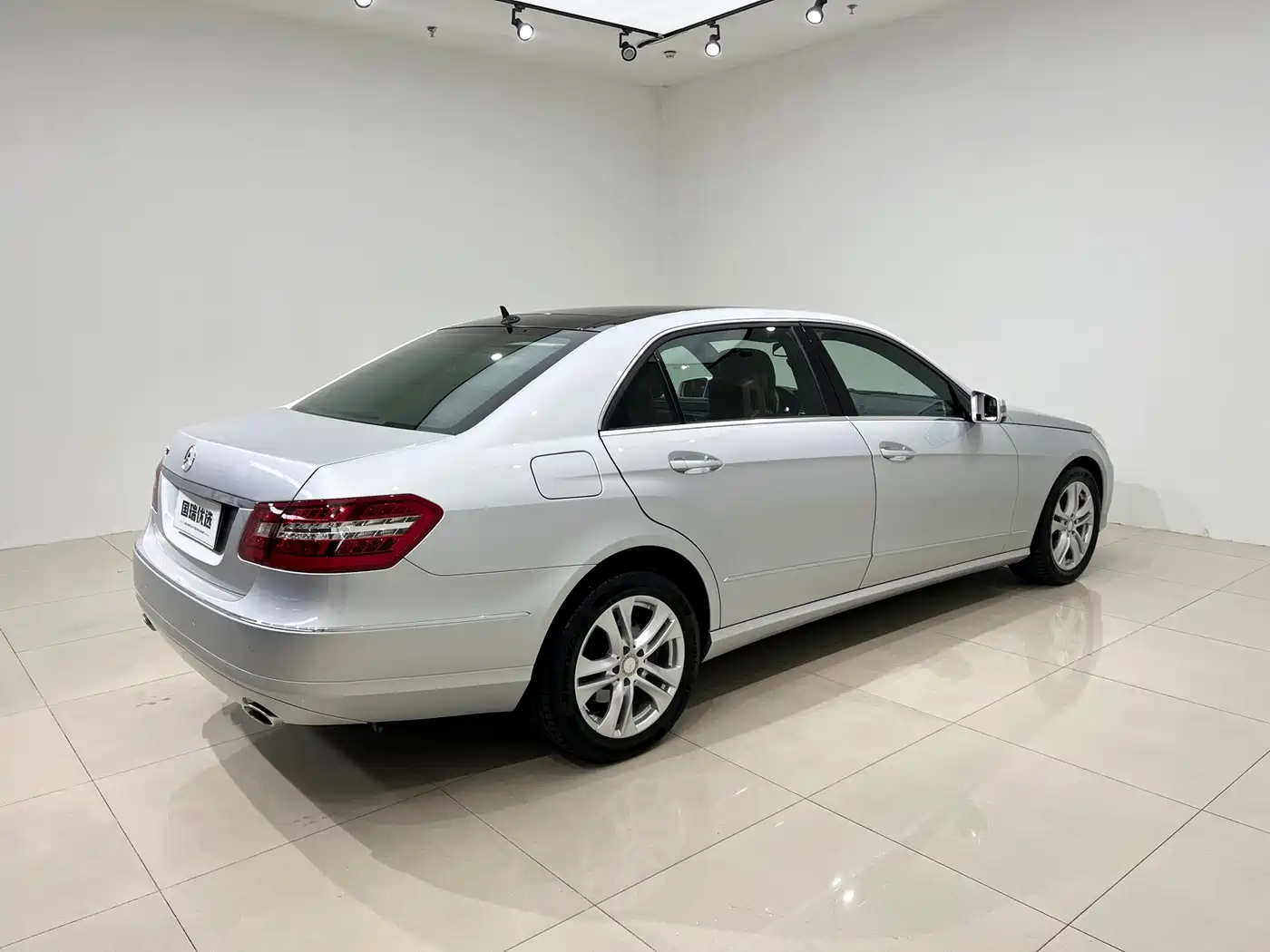 Mercedes-Benz E-Class 2010 2011 E 300 L Fashion Premium