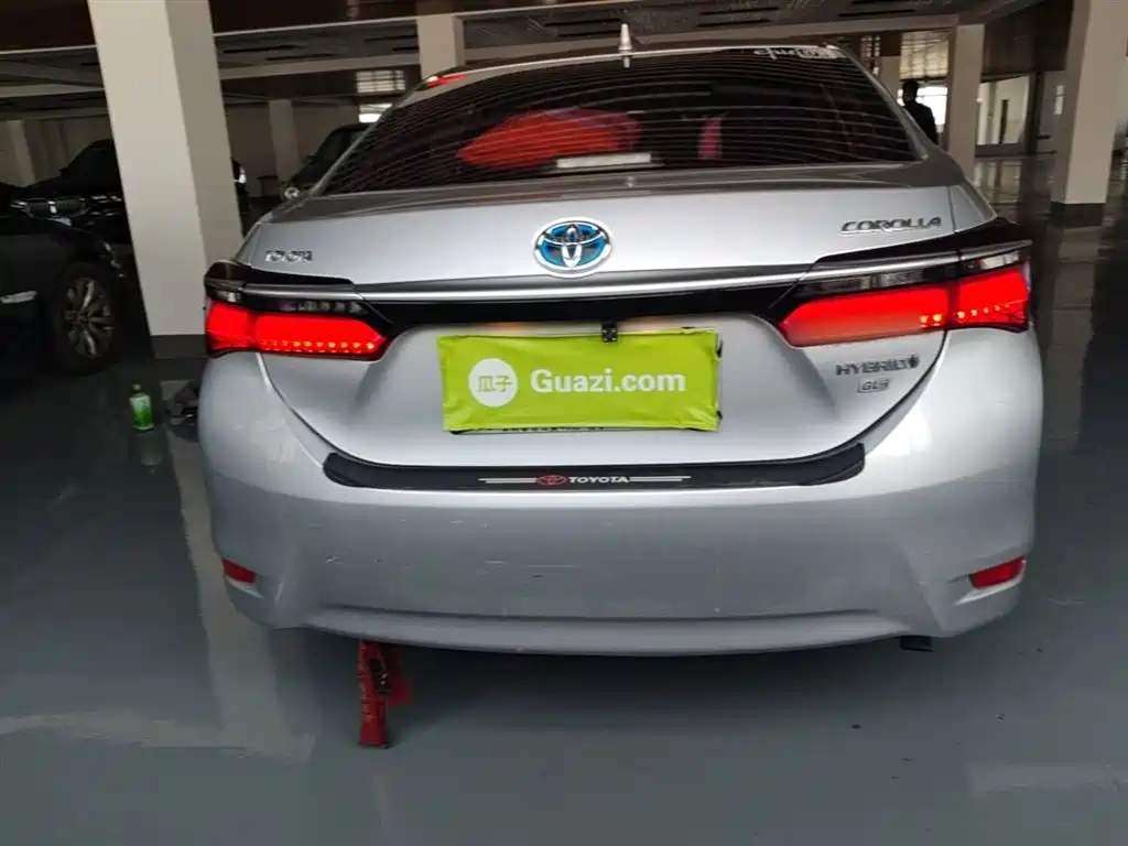 Toyota Corolla 2017 Facelift Hybrid 1.8L E-CVT Leading Edition фото 6