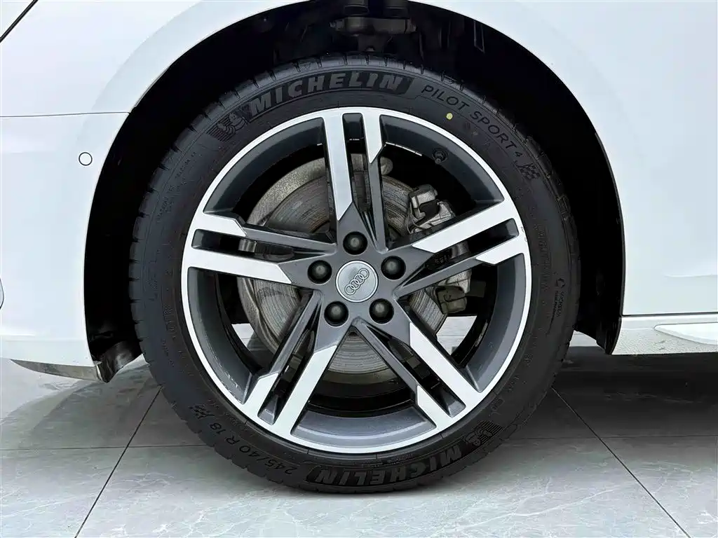 Audi A4L 2022 40 TFSI Luxury Dynamic фото 9