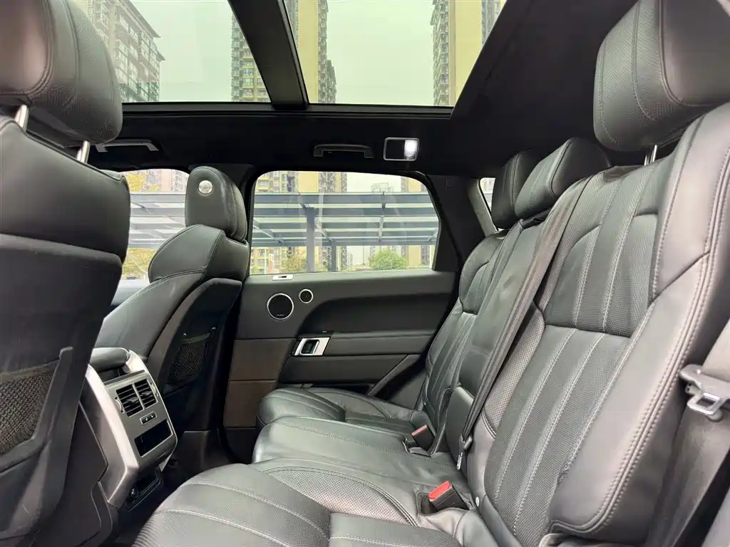 Land Rover Range Rover Sport фото 16