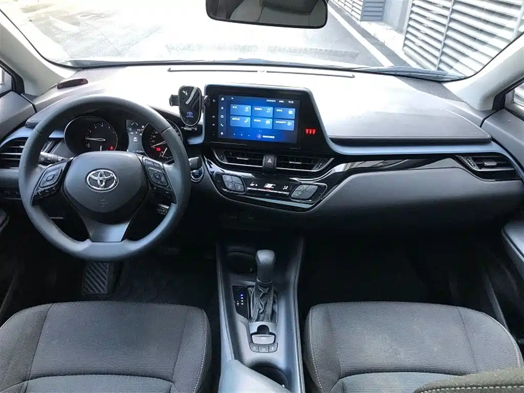 Toyota IZOA 2021 2.0L Yixiang Edition фото 6