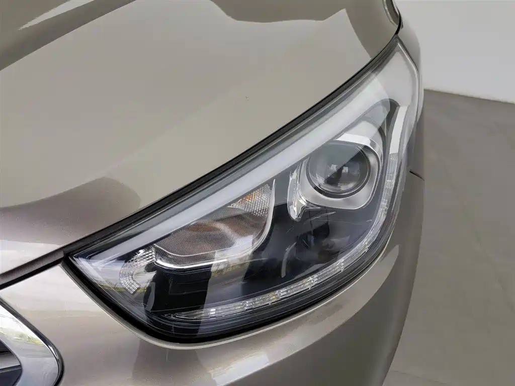 Hyundai Beijing Hyundai ix35 2015 2.0L Automatic 2WD Smart Type China IV фото 7