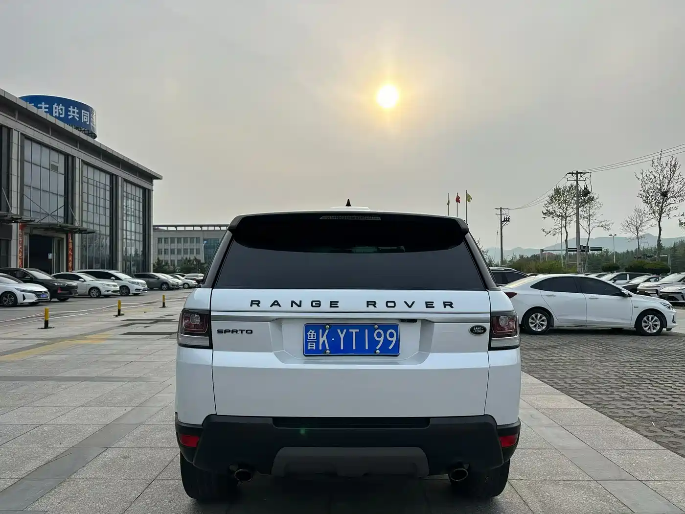 Land Rover Range Rover Sport 2017 3.0 SC V6 SE фото 5