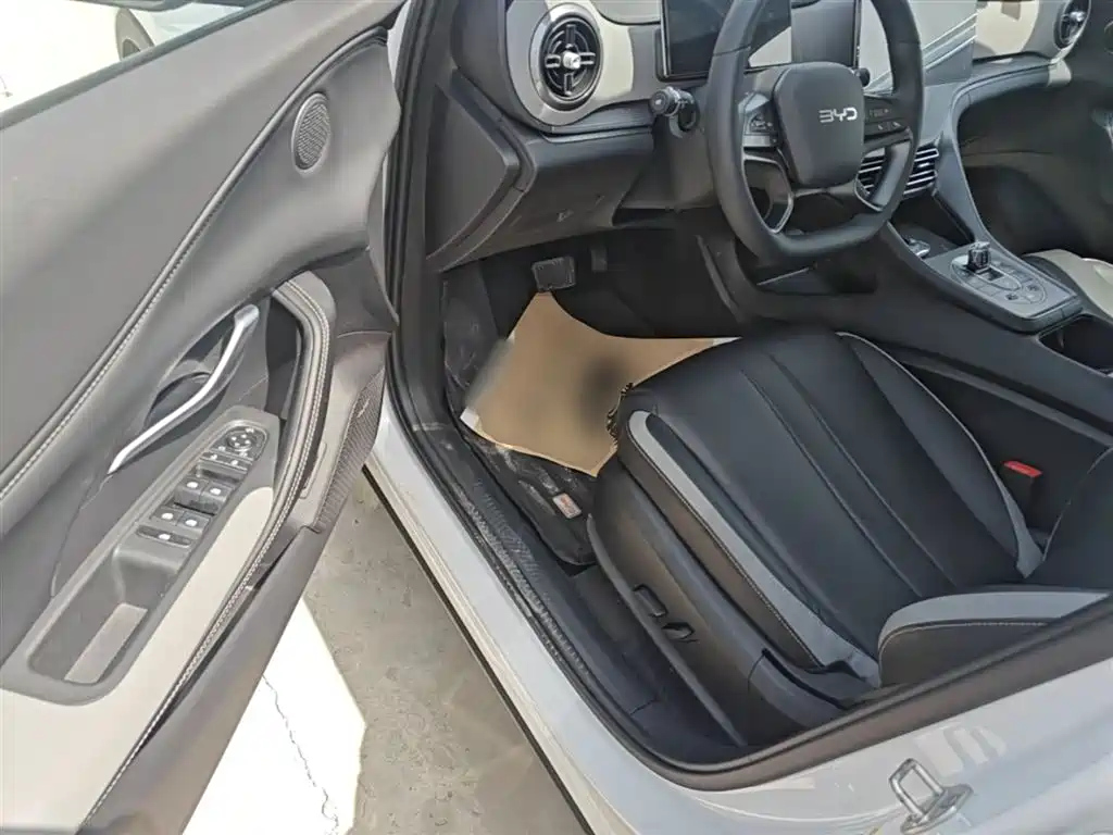 BYD Seal 05 DM-i 2025 DM-i Smart Drive Edition 75KM Premium фото 16