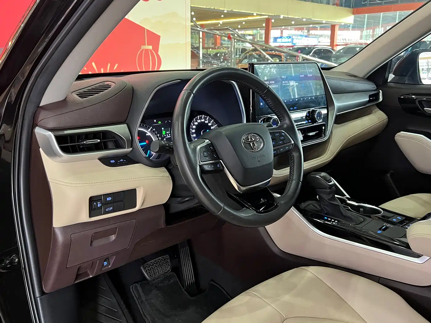 Toyota Highlander 2022 Model Dual Engine 2.5L 4WD Premium Edition 7-Seater фото 7