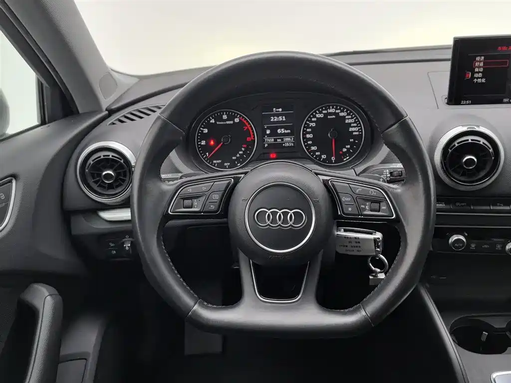 Audi A3 2018 30th Anniversary Sportback 35 TFSI Sport фото 11