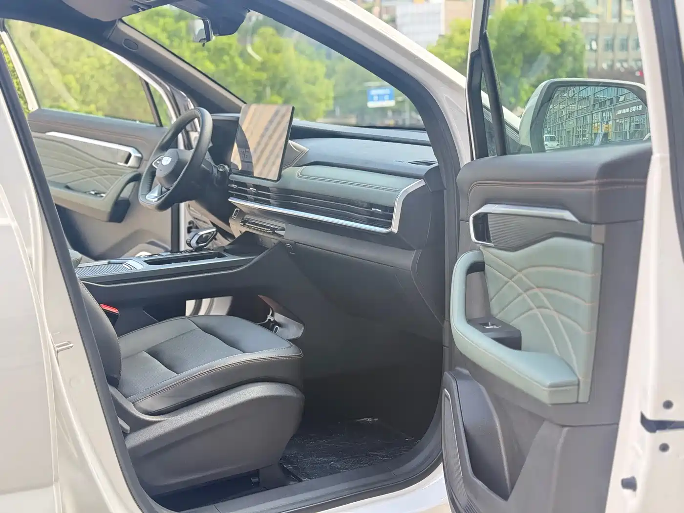 Geely Haoyue L 2026 2024 Model 2.0T DCT Luxury