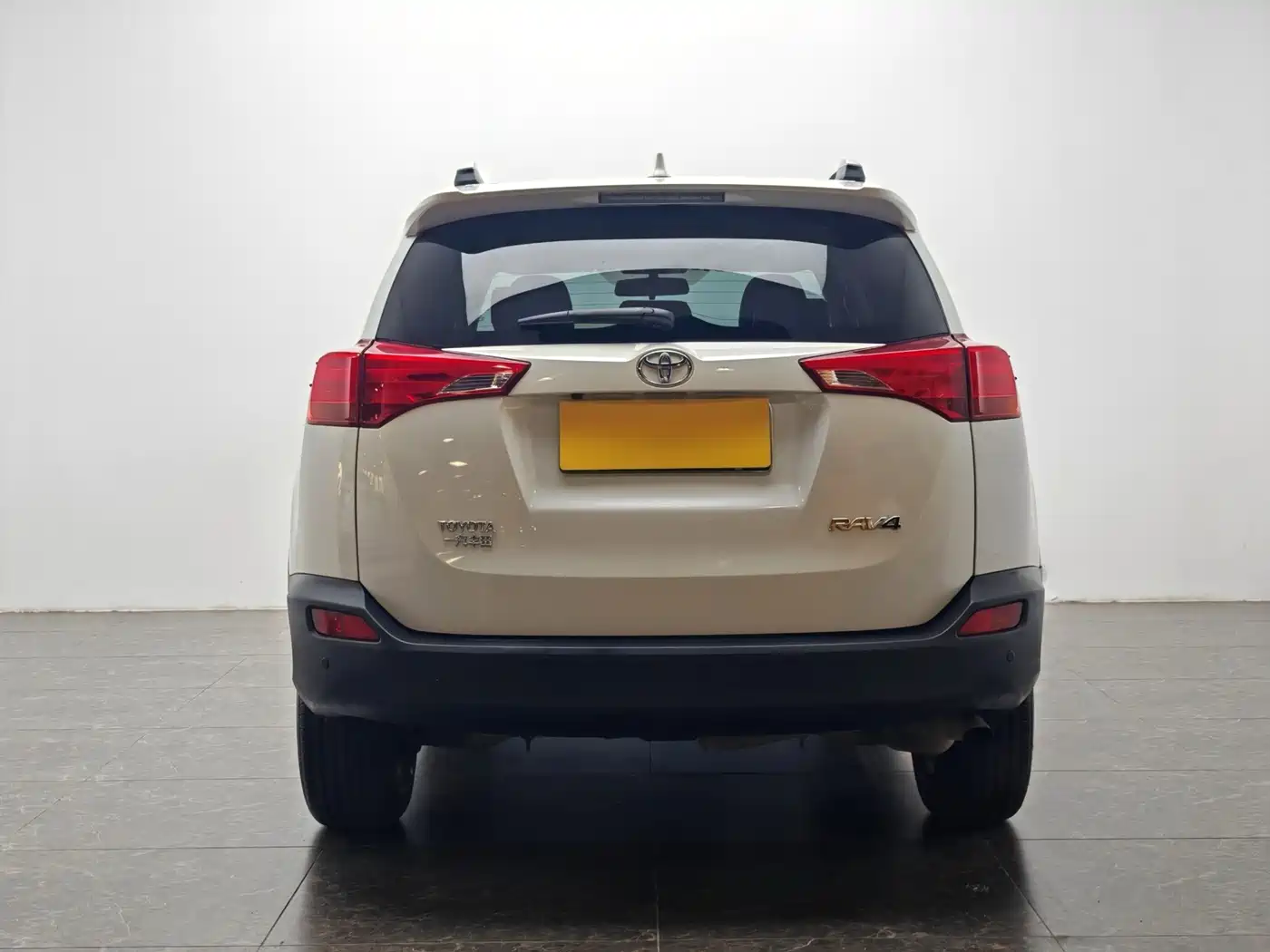 Toyota RAV4 Rongfang 2015 2.0L CVT 2WD Trend Edition фото 6