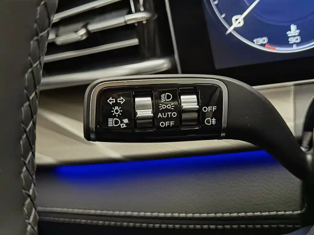 Hongqi H9 2020 2.0T Smart Connection Qi Xiang Edition фото 21