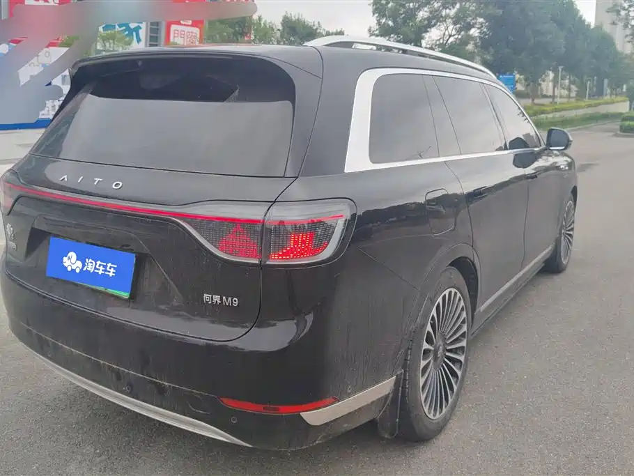 AITO Wenjie AITO M9 2024 Extended Range Max 42kWh 5-seater фото 3
