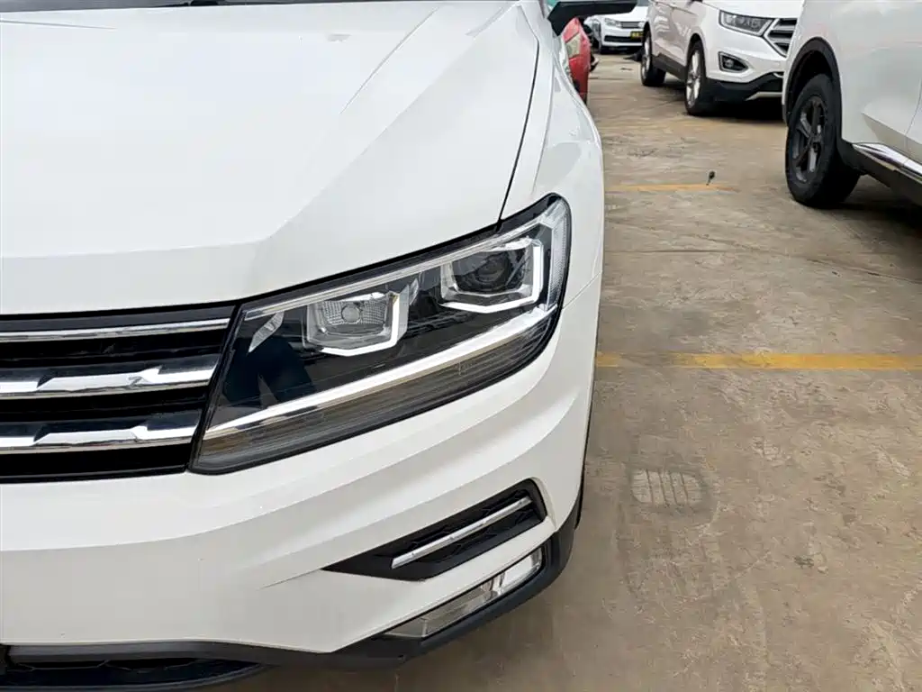 Volkswagen Tiguan L 2019 330TSI Automatic 2WD Panorama Comfort Edition China VI фото 24