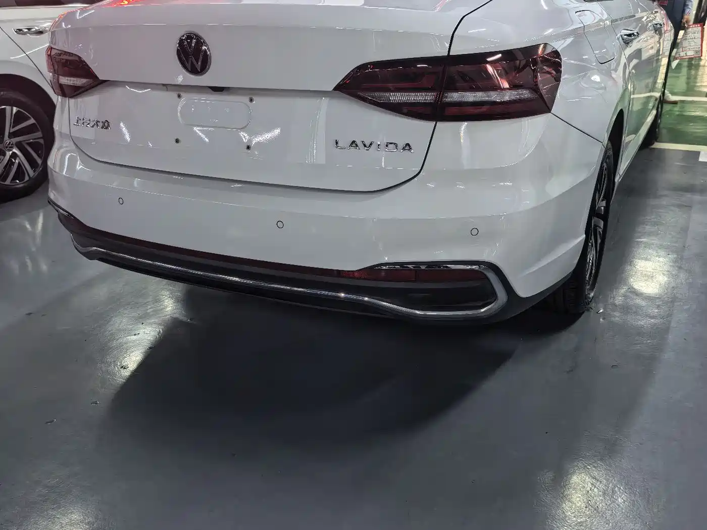Volkswagen Lavida 2024 Model 300TSI DSG Starlight Full Comfort Edition фото 3