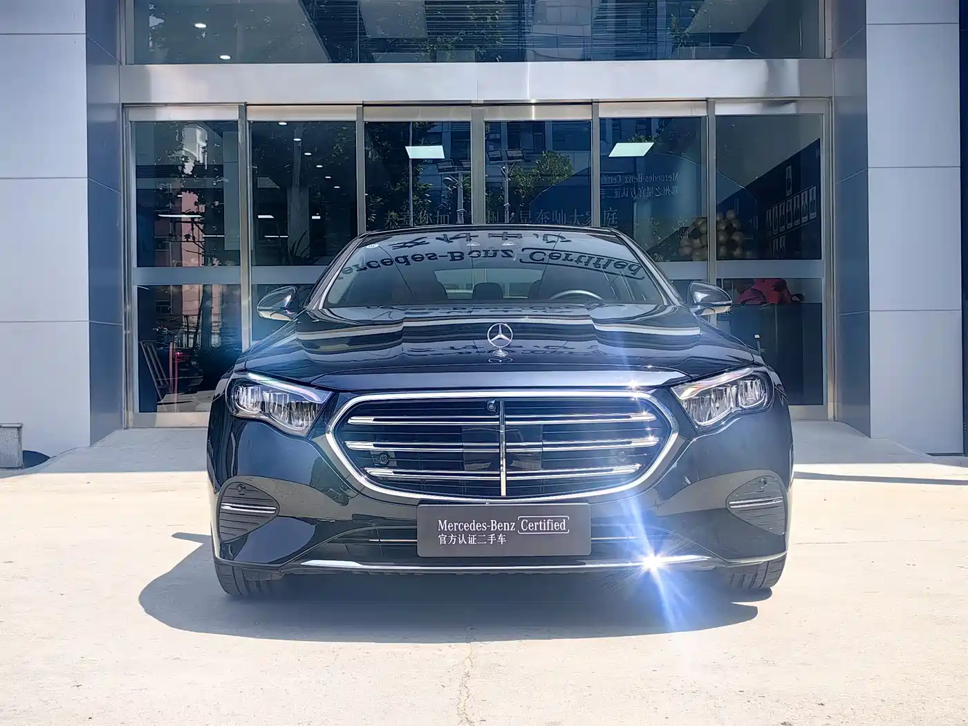 Mercedes-Benz E-Class New Energy 2024 E 350 e L Plug-in Hybrid Sedan фото 2