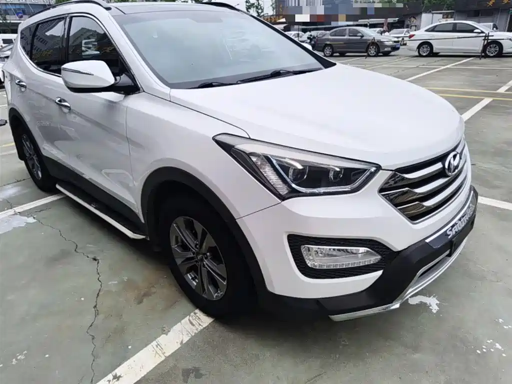 Hyundai Santa Fe 2015 2.4L Automatic 2WD Smart 5-seater фото 4