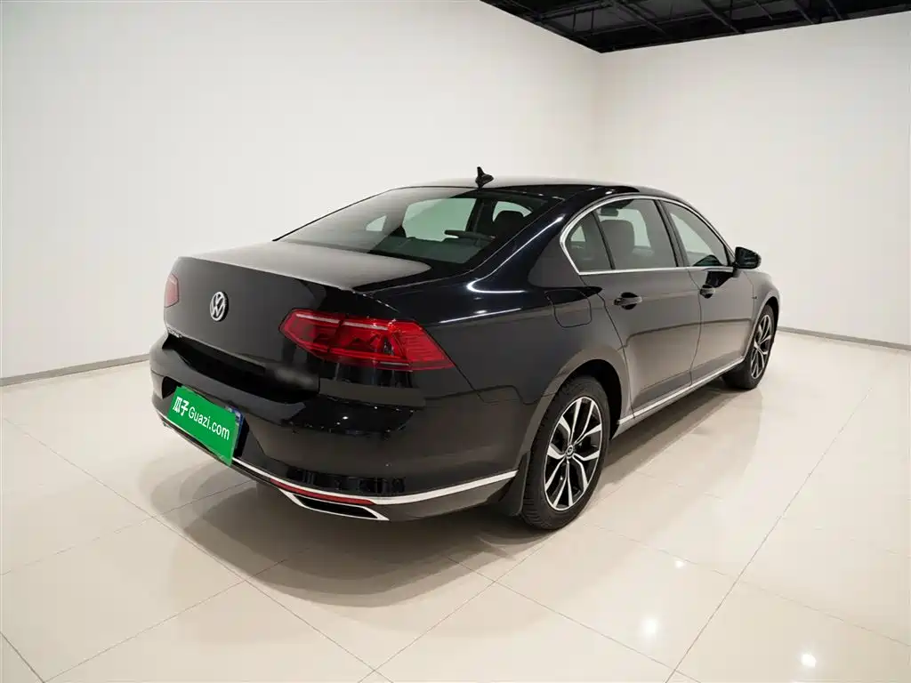 Volkswagen Magotan 2020 330TSI DSG Leading фото 6