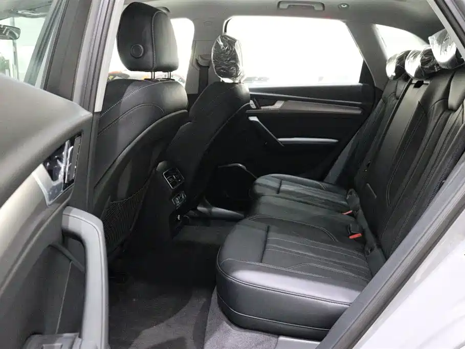 Audi Q5L 2025 40 TFSI Fashion Dynamic фото 8