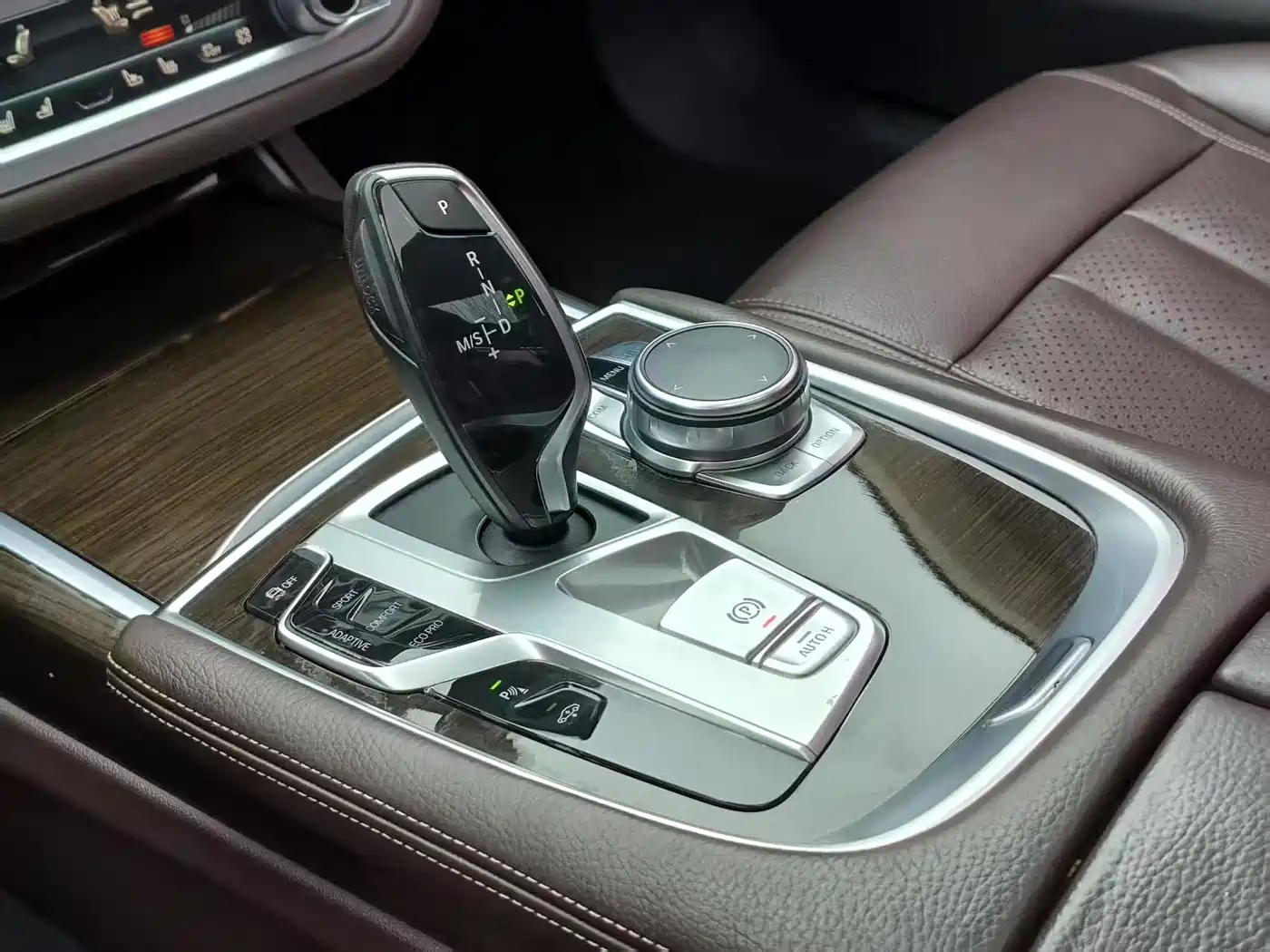 BMW 7 Series 2016 730Li Leading фото 6