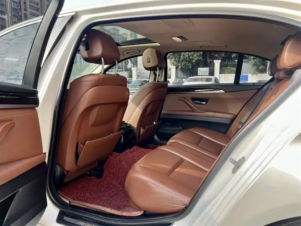 BMW 5 Series 2014 525Li Leading фото 6