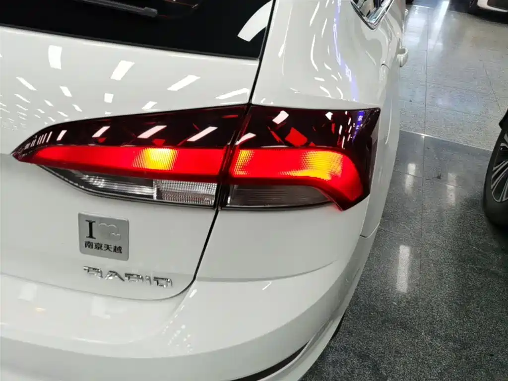 Škoda Skoda Rapid Spaceback 2020 1.5L Auto Comfort фото 8