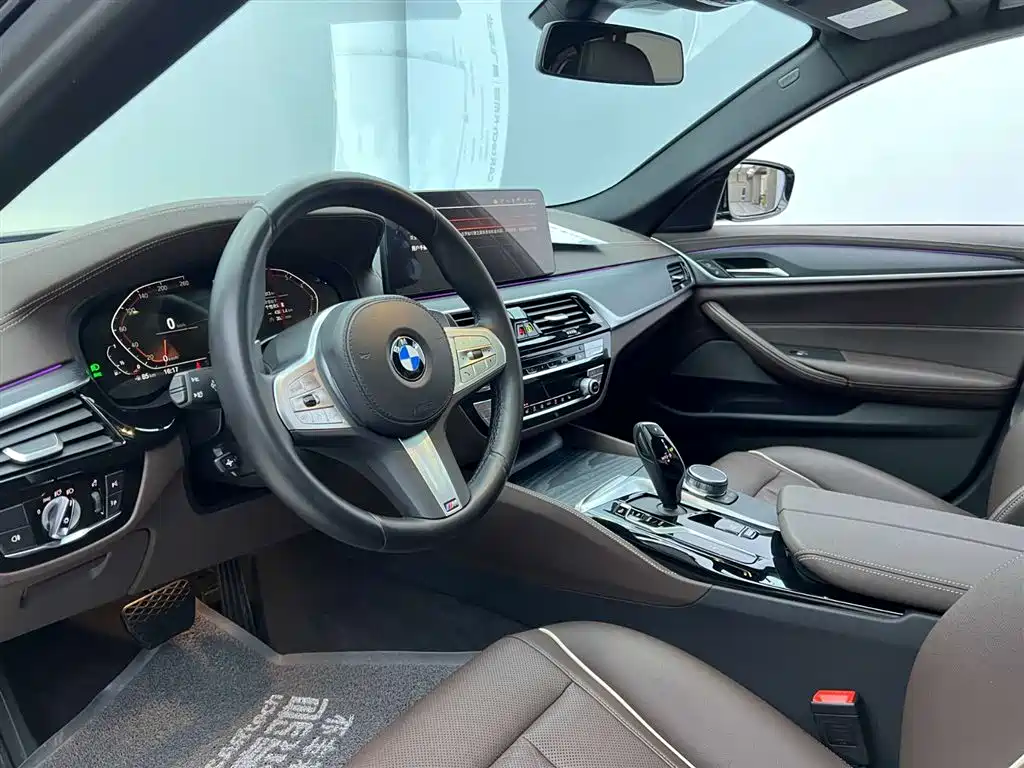 BMW 5 Series 2023 530Li Leading M Sport Package фото 23