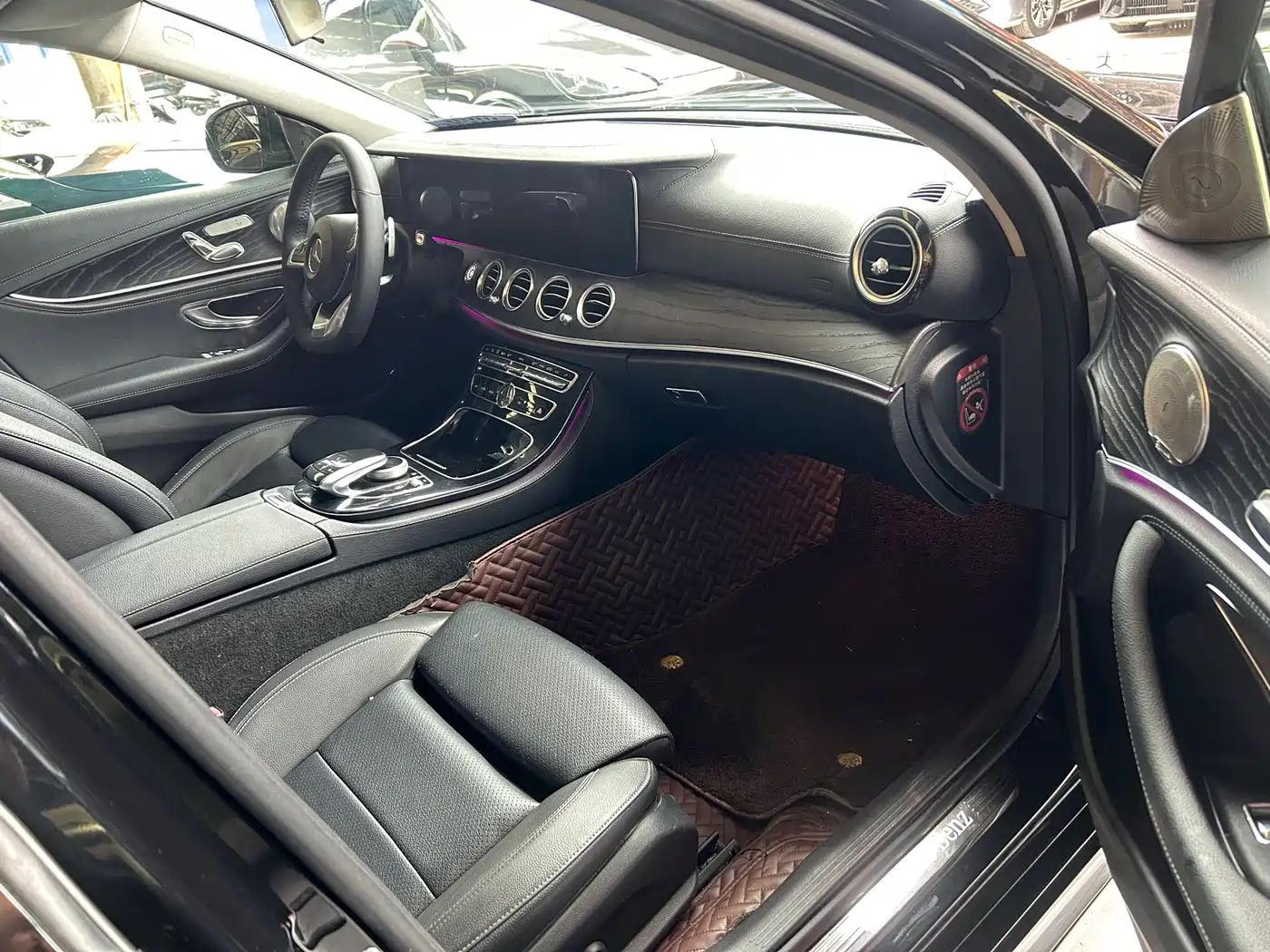 Mercedes-Benz E-Class 2016 E 200 L Sport Type фото 10