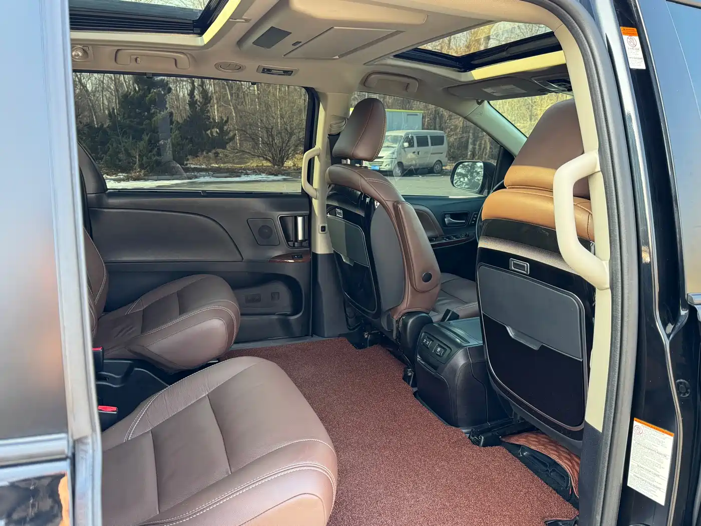 Toyota Sienna 2015 3.5L 4WD L фото 12