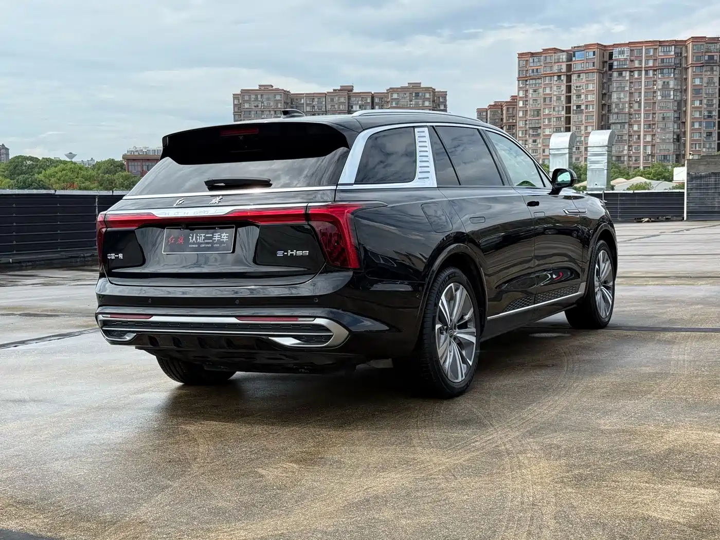2023 Hongqi E-HS9