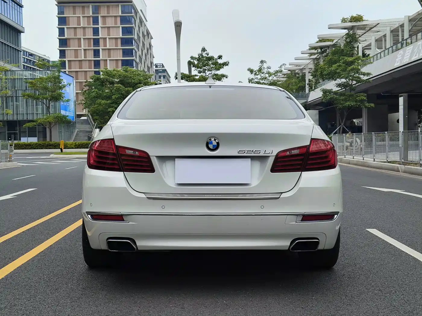 BMW 5 Series 2017 525Li Luxury Design Package фото 5