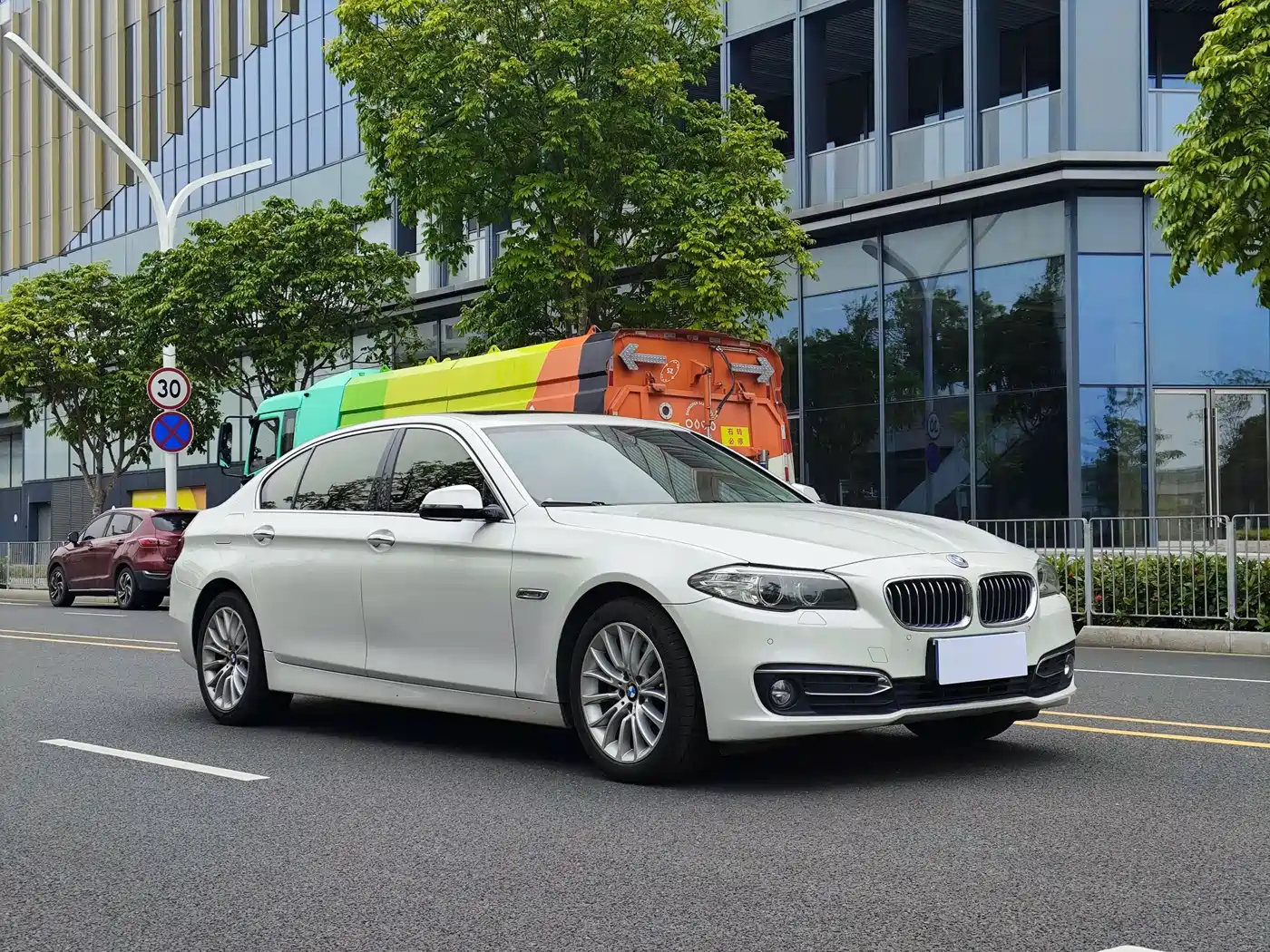 BMW 5 Series 2017 525Li Luxury Design Package фото 3