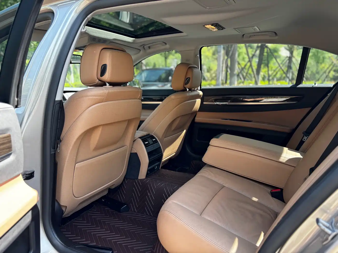 BMW 7 Series 2014 730Li Premium фото 6