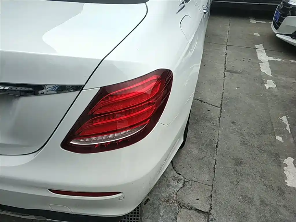 Mercedes-Benz E-Class 2018 Facelift E 200 L Sport фото 8
