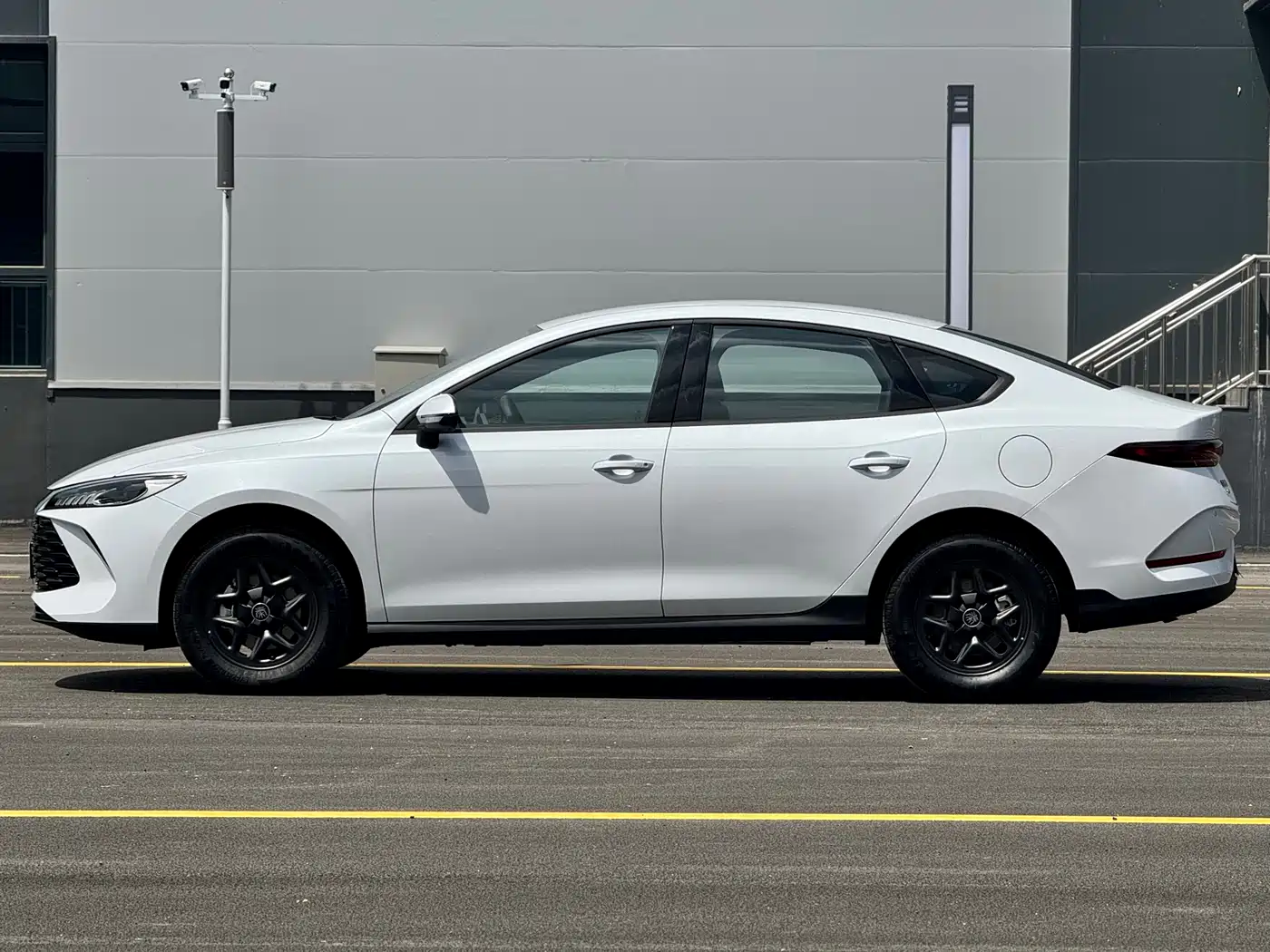 BYD Qin PLUS 2026 DM-i Smart Edition 128KM Progressive фото 8