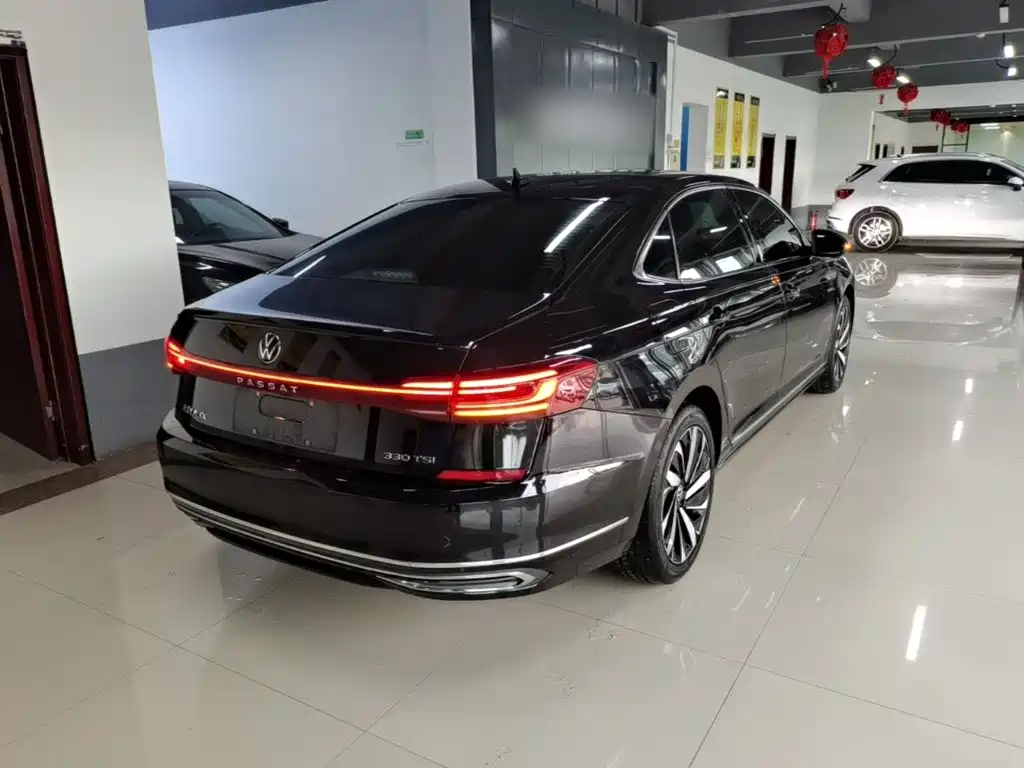 Фото 7 - Volkswagen Passat