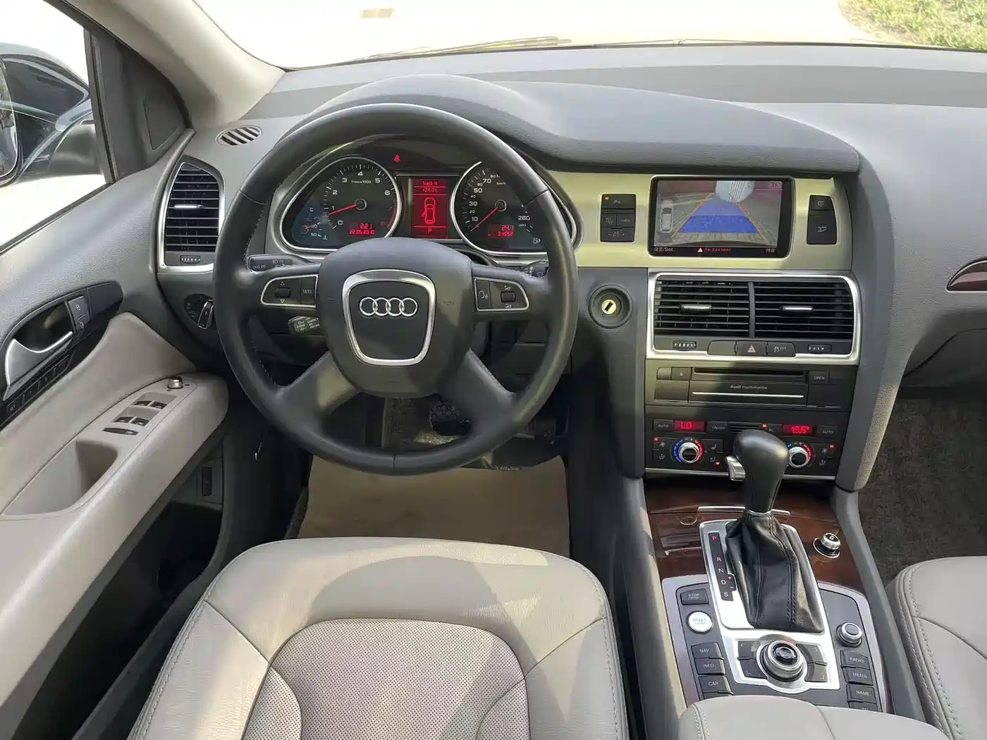 Audi Q7 2011 3.0 TFSI Technology (200kW) фото 19