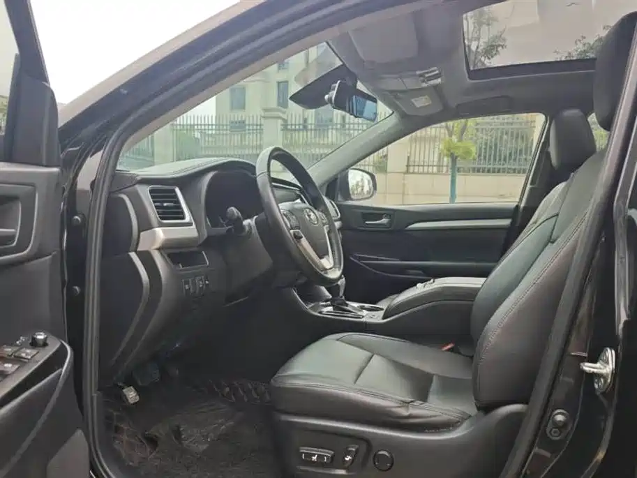 Toyota Highlander 2018 2.0T 4WD Luxury 7-seater (China V) фото 4