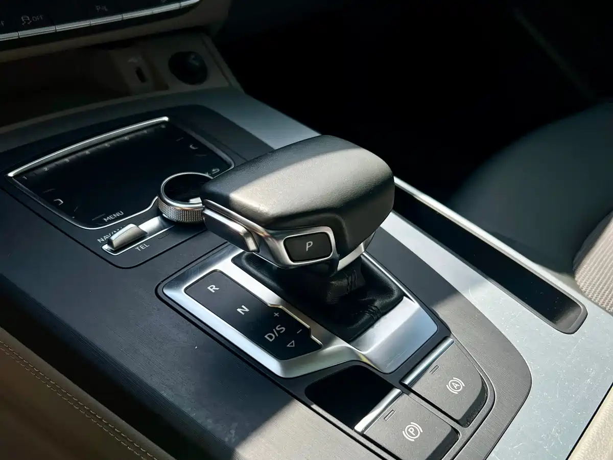 Audi Q5L 2018 40 TFSI Premium Fashion China VI фото 7