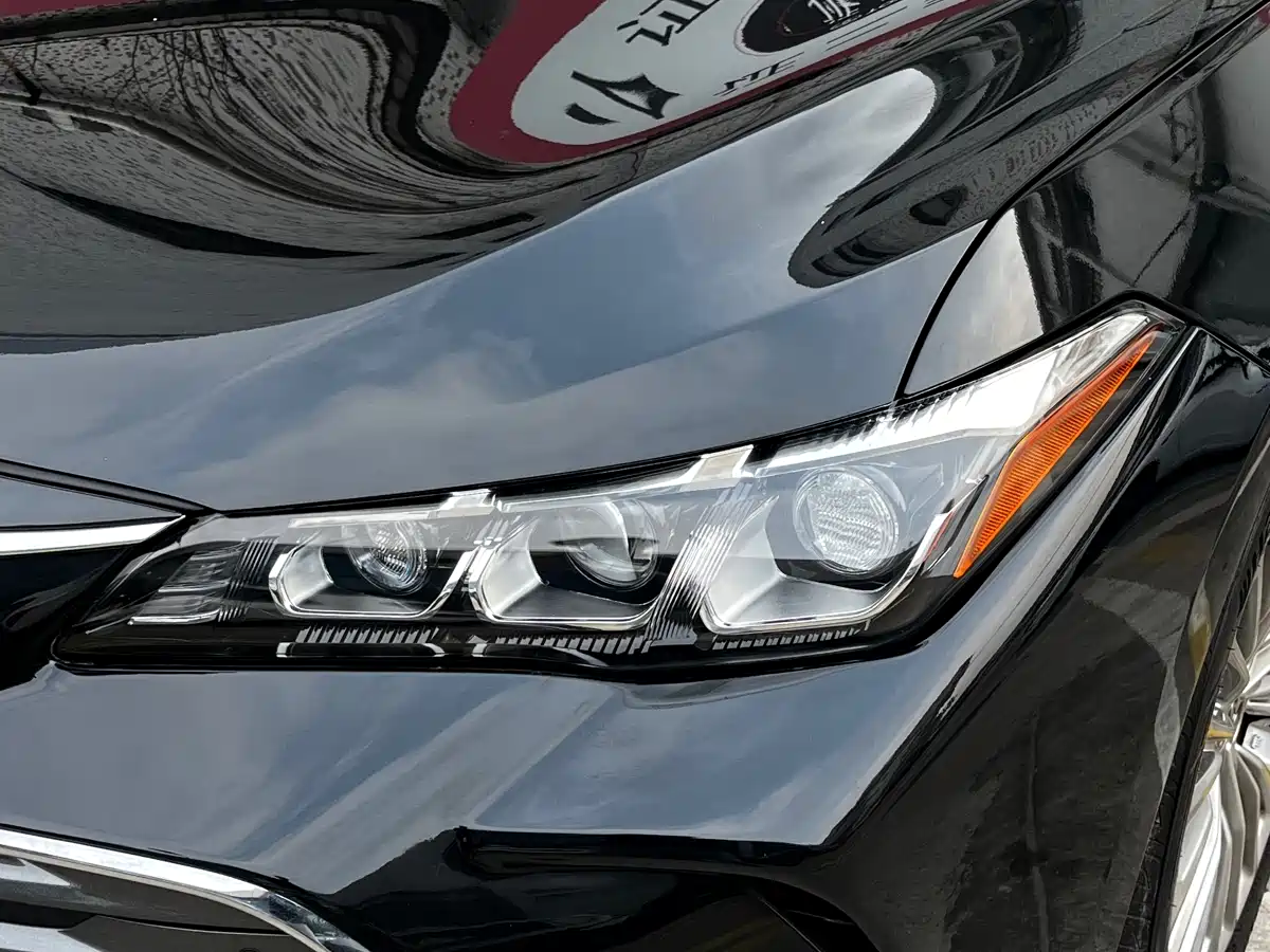 Toyota Avalon 2022 Hybrid 2.5L Limited Flagship Edition фото 6
