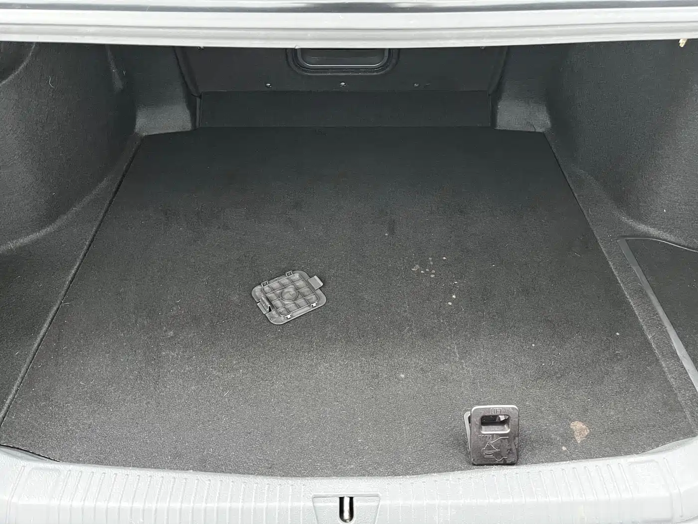 Toyota Avalon 2022 Hybrid 2.5L Limited Flagship Edition фото 13