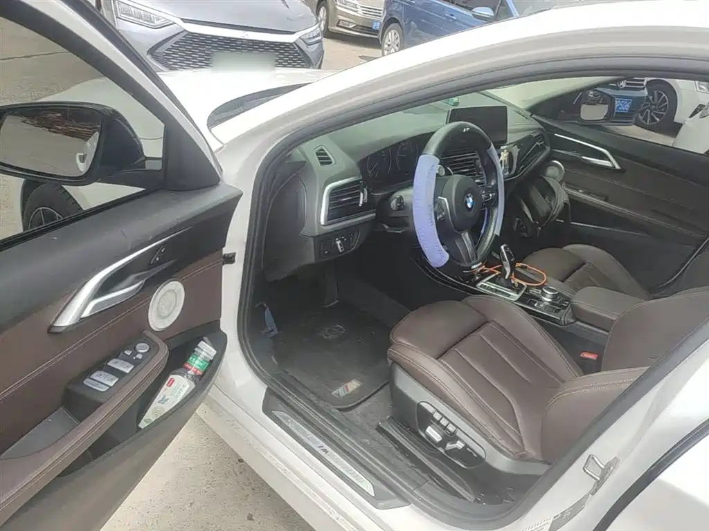 BMW 1 Series 2022 125i M Sport Shadow Edition фото 16