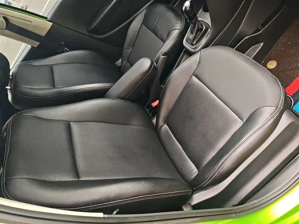 Volkswagen Polo 2014 1.6L Automatic Comfort Edition фото 25