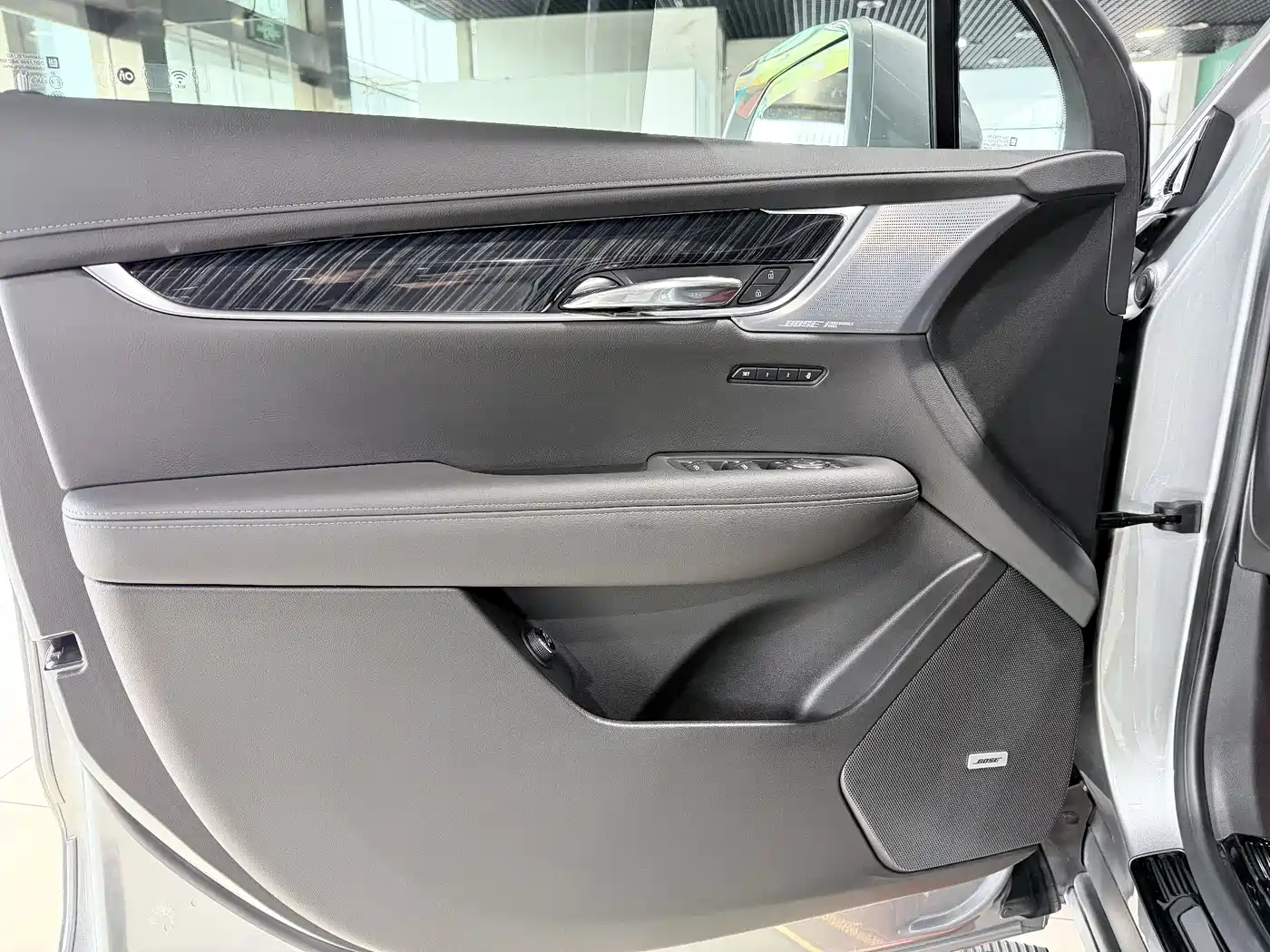 CADILLAC XT6