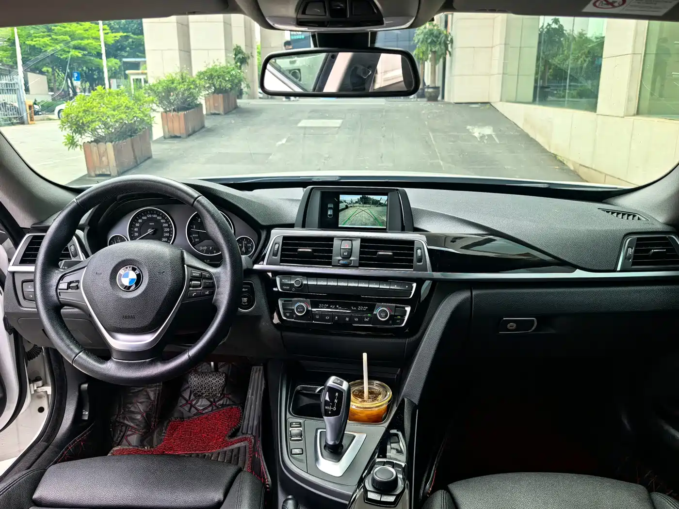 BMW 3 Series GT 2018 320i Fashion фото 6