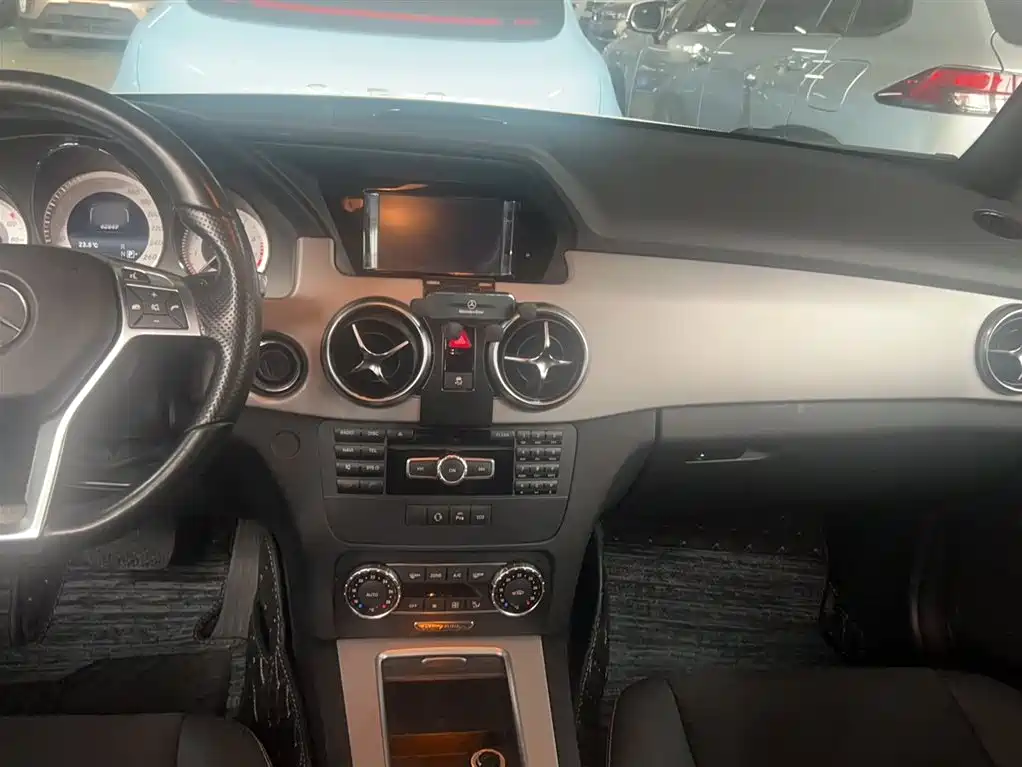 Mercedes-Benz GLK-Class 2015 GLK 260 4MATIC Dynamic Ultimate Edition фото 5