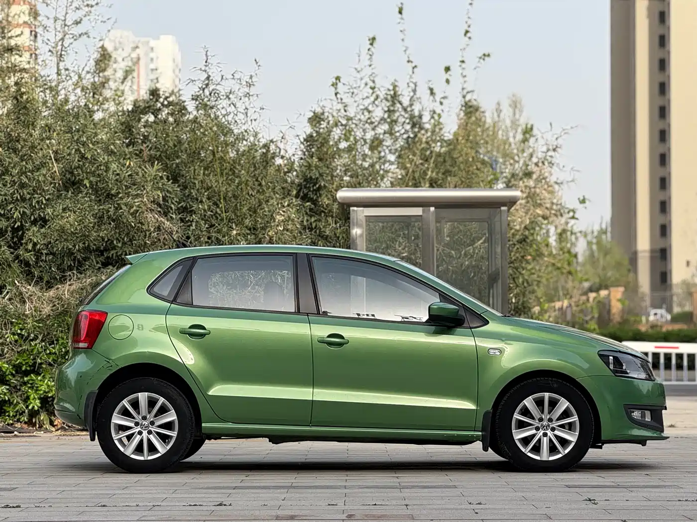 Volkswagen Polo 2014 1.4L Automatic Luxury Edition фото 7