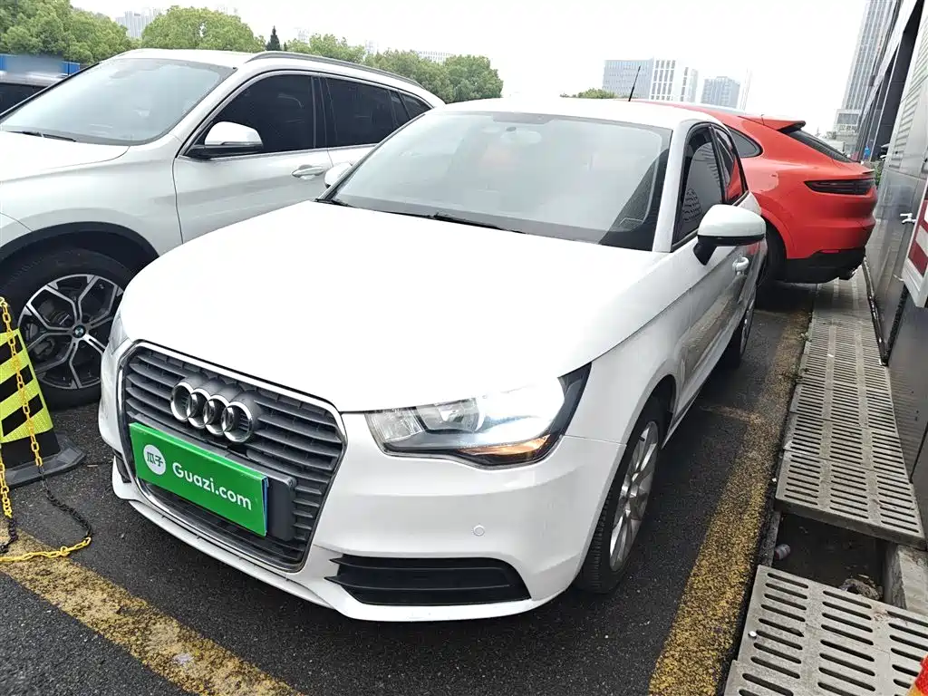Audi A1 2014 30 TFSI Sportback Fashion фото 2
